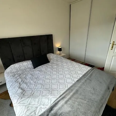 Pres De La Defense Et Paris Apartment *