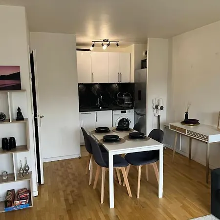 Pres De La Defense Et Paris Apartment Suresnes